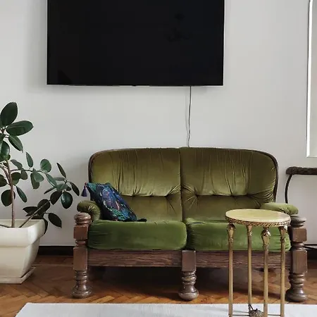 возле дерибасовской Apartment